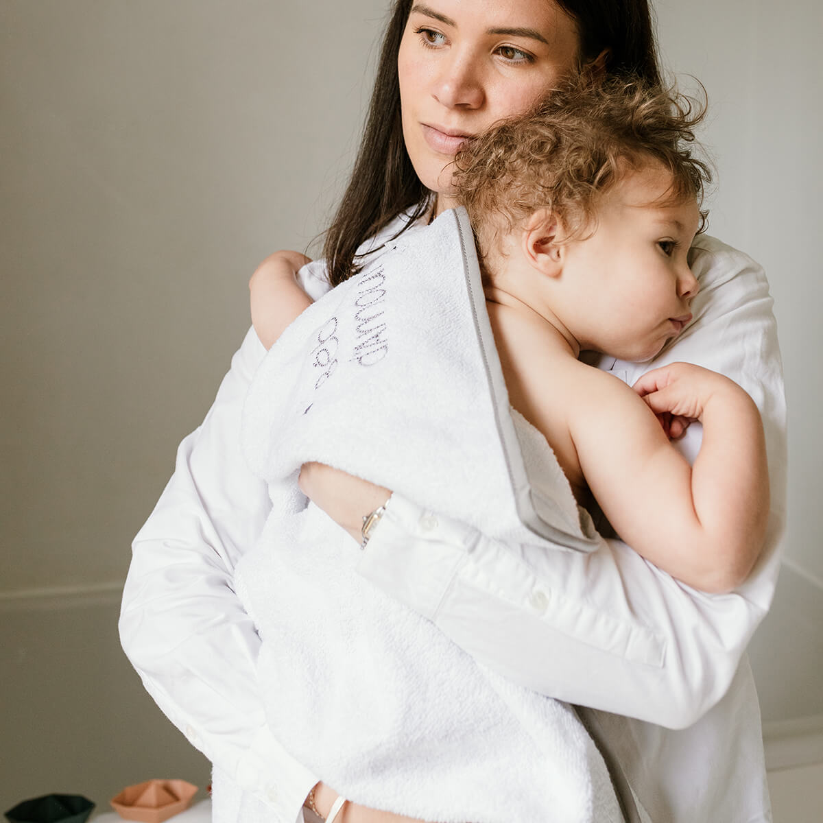 BB Kit - Hygiène Étoiles grises - Matelas à langer + Cape de bain