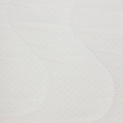 Gros plan de la housse matelas bébé maxi confort 70x140cm 10 cm