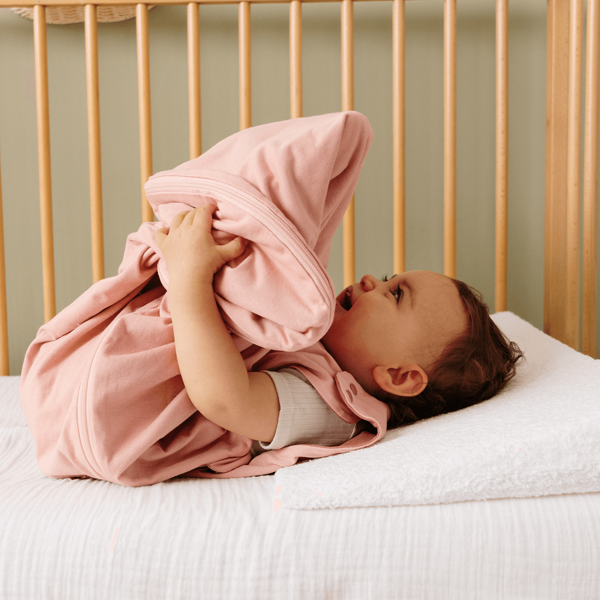 Plan incliné anti-régurgitation lit bébé 70x140 cm - Pour relever matelas bébé de 10°